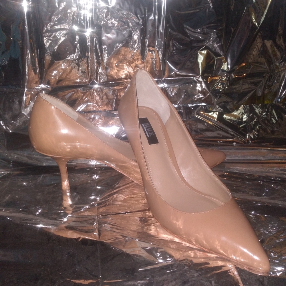 8.5 M Tan Saks Black Fifth Avenue